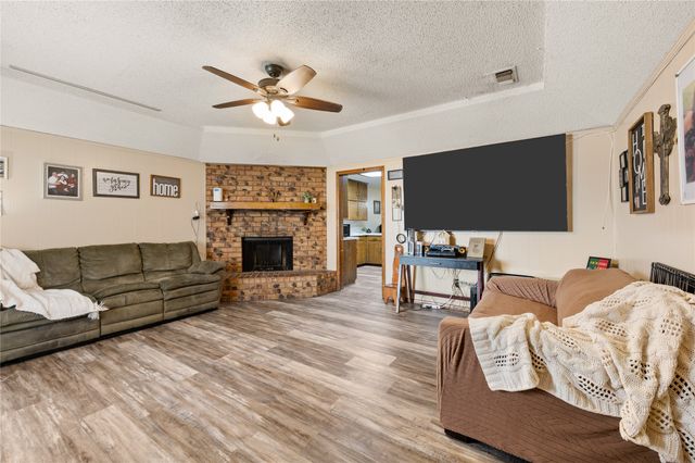 2701 Hurstview Drive, Hurst, TX 76054