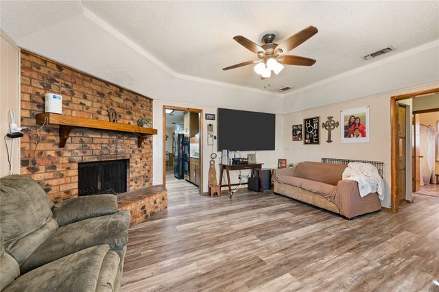 2701 Hurstview Drive, Hurst, TX 76054