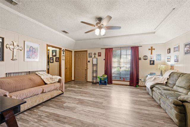 2701 Hurstview Drive, Hurst, TX 76054