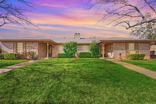 2701 Hurstview Drive, Hurst, TX 76054