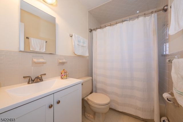 1146 Valley Rd 2A, Wayne Twp., NJ 07470