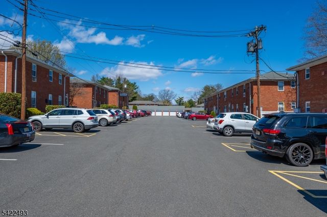 1146 Valley Rd 2A, Wayne Twp., NJ 07470