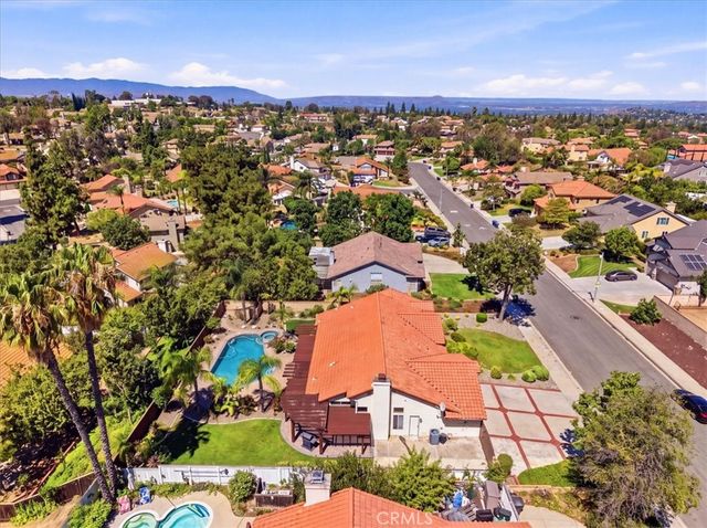 165 Cottonwood Avenue, Riverside, CA 92506