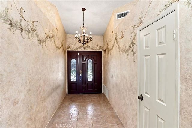 165 Cottonwood Avenue, Riverside, CA 92506