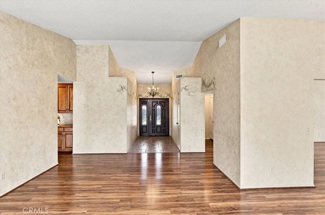 165 Cottonwood Avenue, Riverside, CA 92506