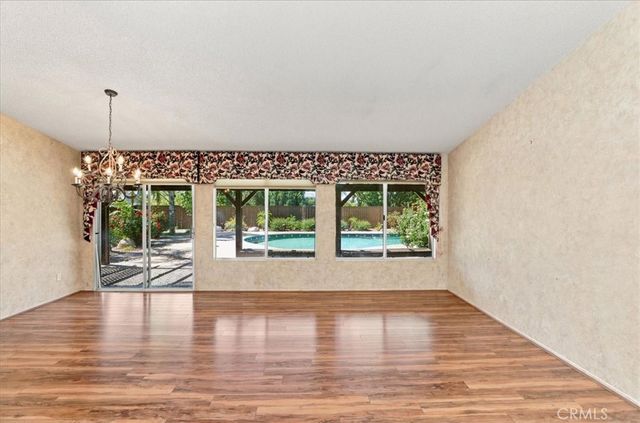 165 Cottonwood Avenue, Riverside, CA 92506