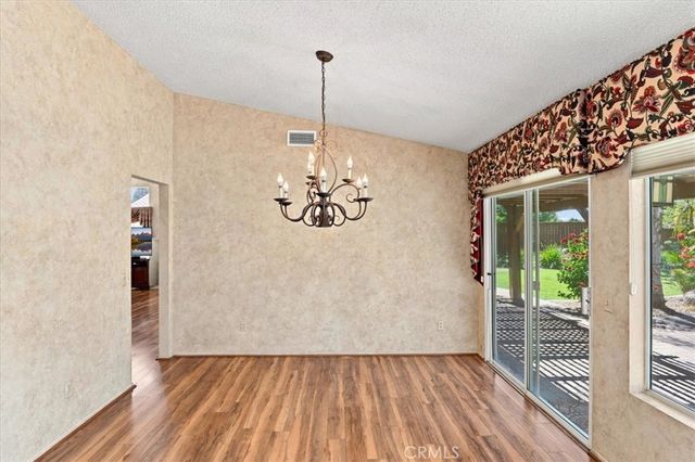 165 Cottonwood Avenue, Riverside, CA 92506