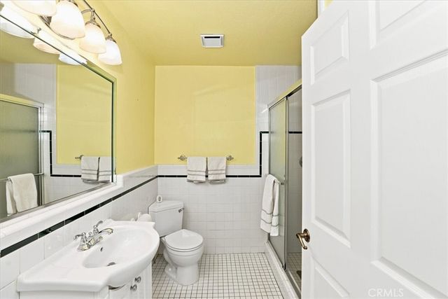 165 Cottonwood Avenue, Riverside, CA 92506
