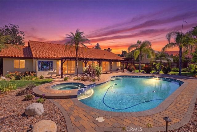165 Cottonwood Avenue, Riverside, CA 92506