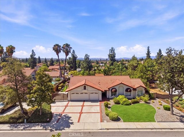 165 Cottonwood Avenue, Riverside, CA 92506