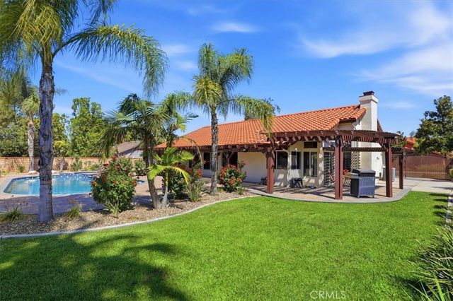 165 Cottonwood Avenue, Riverside, CA 92506