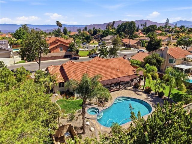 165 Cottonwood Avenue, Riverside, CA 92506