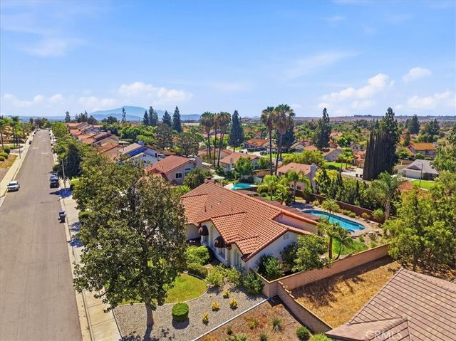 165 Cottonwood Avenue, Riverside, CA 92506