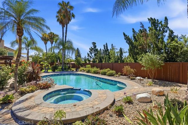 165 Cottonwood Avenue, Riverside, CA 92506