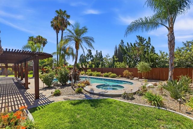 165 Cottonwood Avenue, Riverside, CA 92506
