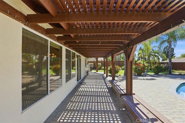165 Cottonwood Avenue, Riverside, CA 92506