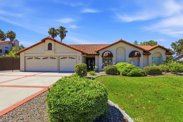 165 Cottonwood Avenue, Riverside, CA 92506