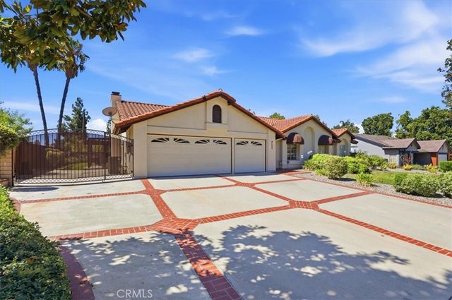 165 Cottonwood Avenue, Riverside, CA 92506