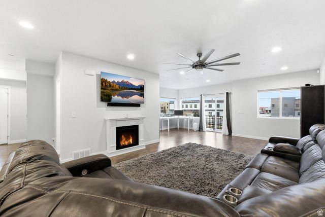 1196 W CLARK LN, Farmington, UT 84025