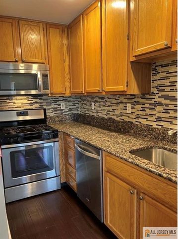 4212 Birchwood Court, North Brunswick, NJ 08902