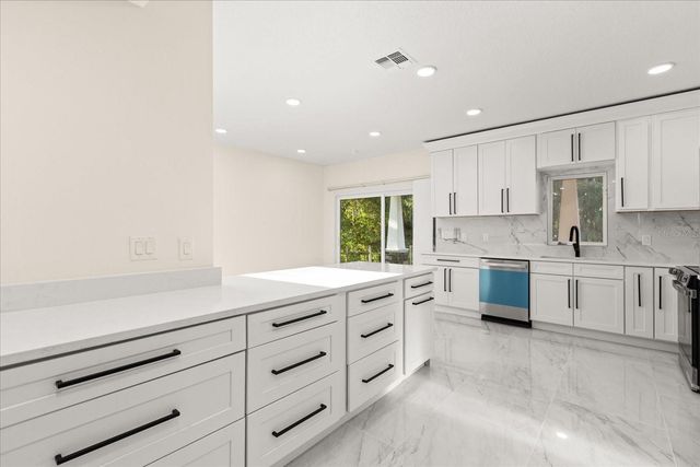 1151 OAKPOINT CIRCLE, Apopka, FL 32712