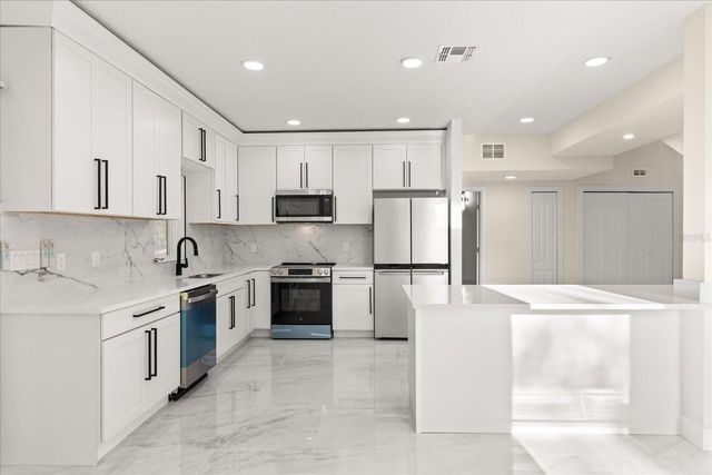 1151 OAKPOINT CIRCLE, Apopka, FL 32712