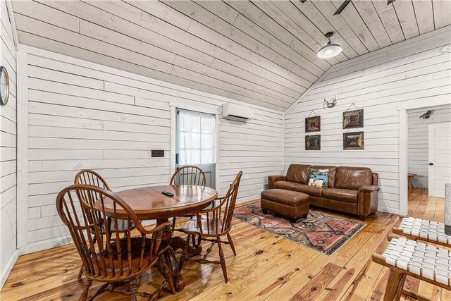 121 Waterfalls Way, Clarkesville, GA 30523