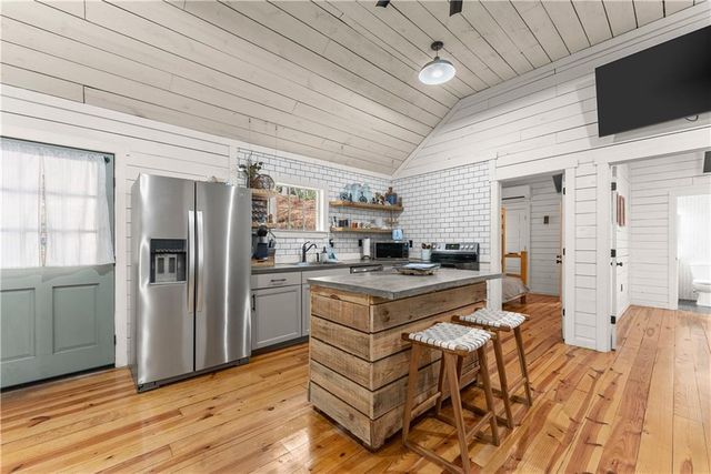 121 Waterfalls Way, Clarkesville, GA 30523