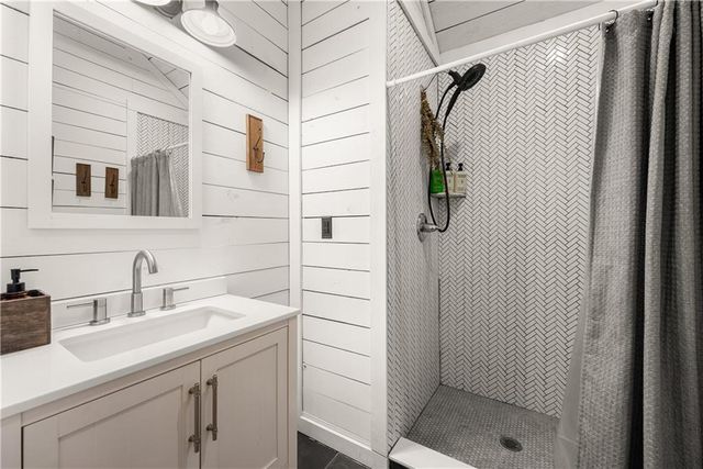 121 Waterfalls Way, Clarkesville, GA 30523