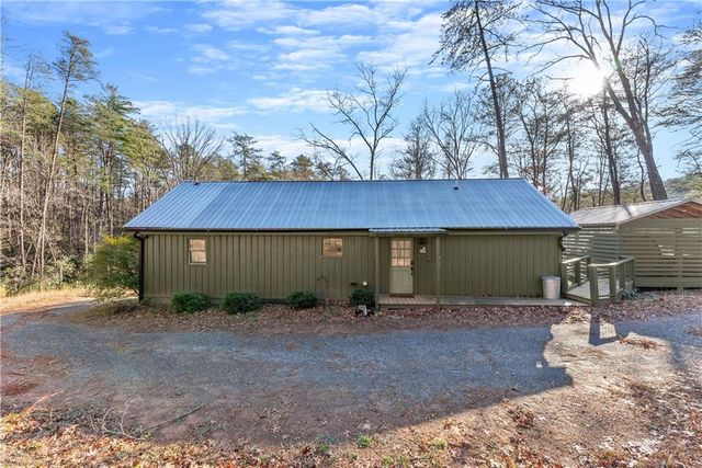 121 Waterfalls Way, Clarkesville, GA 30523