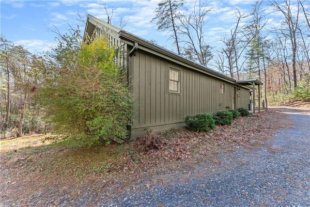 121 Waterfalls Way, Clarkesville, GA 30523