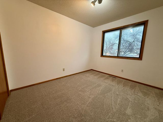 8541 S Pond Trail, Champlin, MN 55316