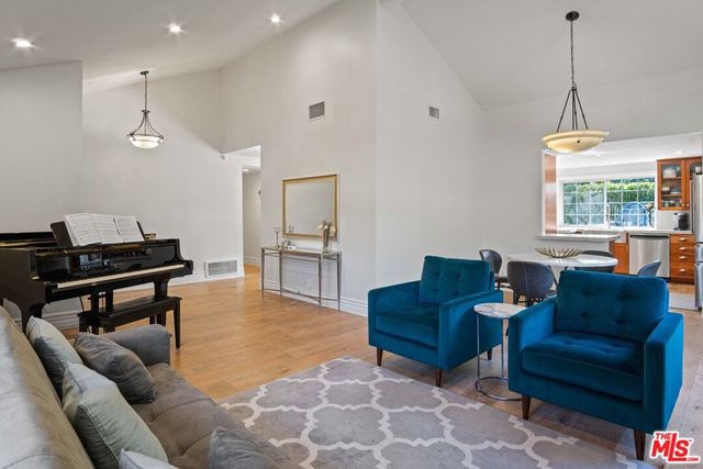 176 Longfellow Street, Thousand Oaks, CA 91360