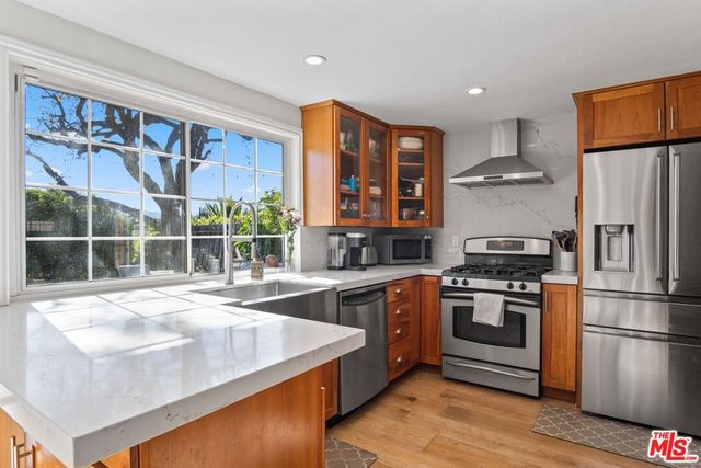 176 Longfellow Street, Thousand Oaks, CA 91360