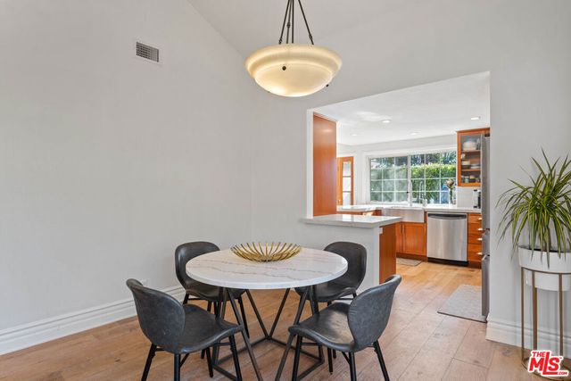 176 Longfellow Street, Thousand Oaks, CA 91360
