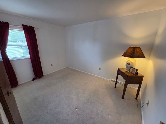 1105 6th Street W, Milan, IL 61264