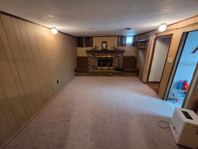 1105 6th Street W, Milan, IL 61264