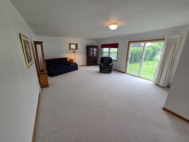 1105 6th Street W, Milan, IL 61264