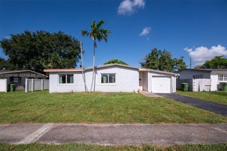 220 SW 65th Avenue, Pembroke Pines, FL 33023