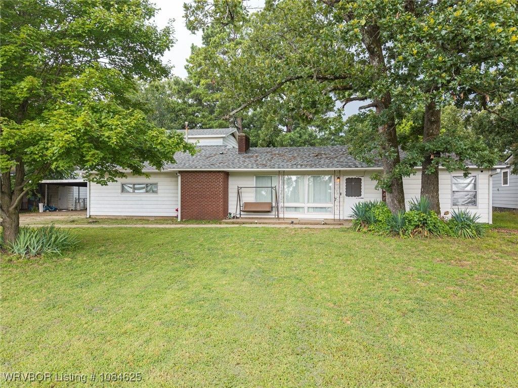 7 Bon Air Street, Van Buren, AR 72956