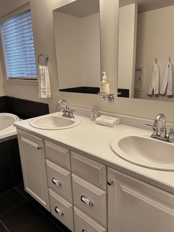 2700 Meadow Creek Way, Arcata, CA 95521