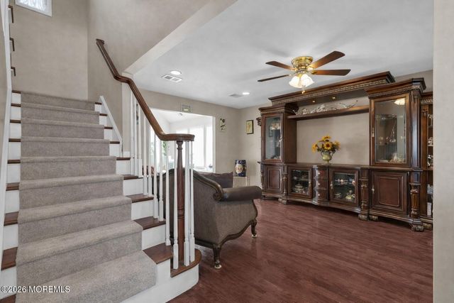 237 Rodman Court, Eatontown, NJ 07724
