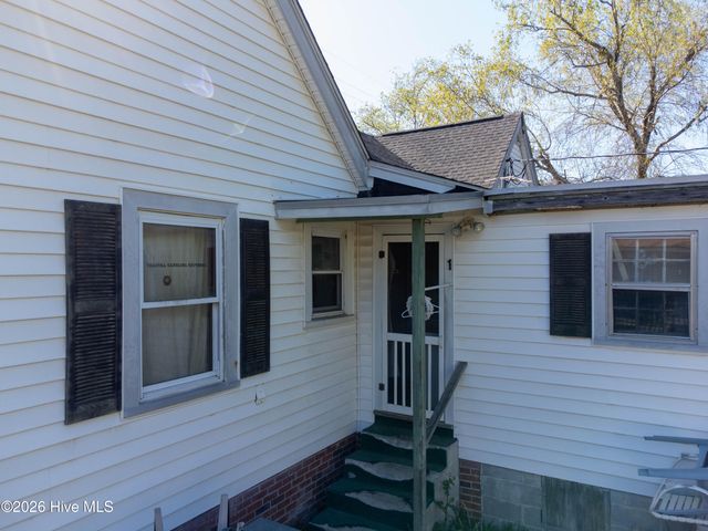 406 13th Avenue S, Myrtle Beach, SC 29577
