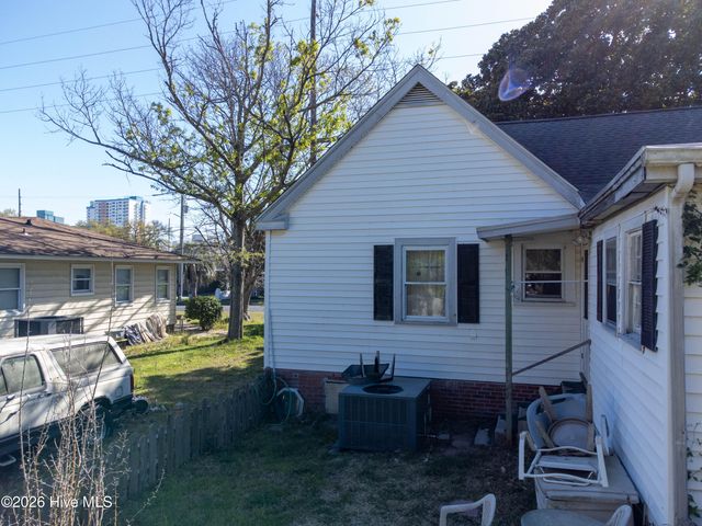406 13th Avenue S, Myrtle Beach, SC 29577