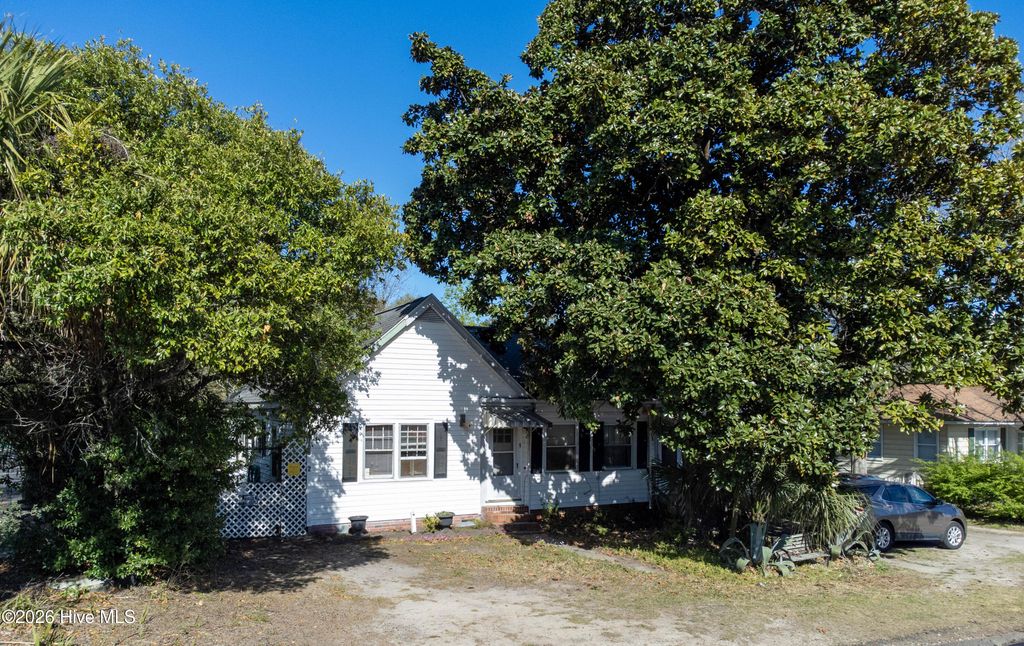 406 13th Avenue S, Myrtle Beach, SC 29577