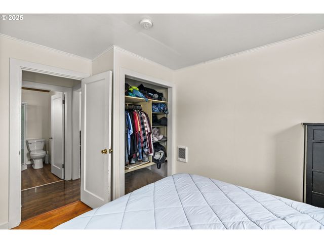 12 N CANNON St, Lowell, OR 97452