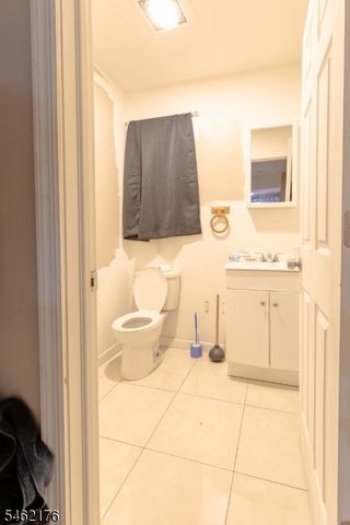 242 Graham Ave, Paterson City, NJ 07501