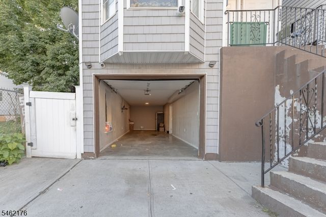 242 Graham Ave, Paterson City, NJ 07501