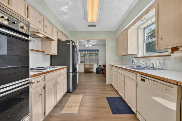 7312 Vanessa Drive, Fort Worth, TX 76112