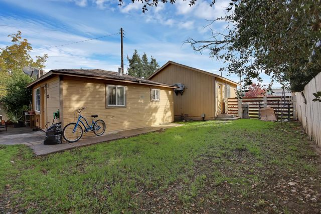 4305 38th St, Sacramento, CA 95820